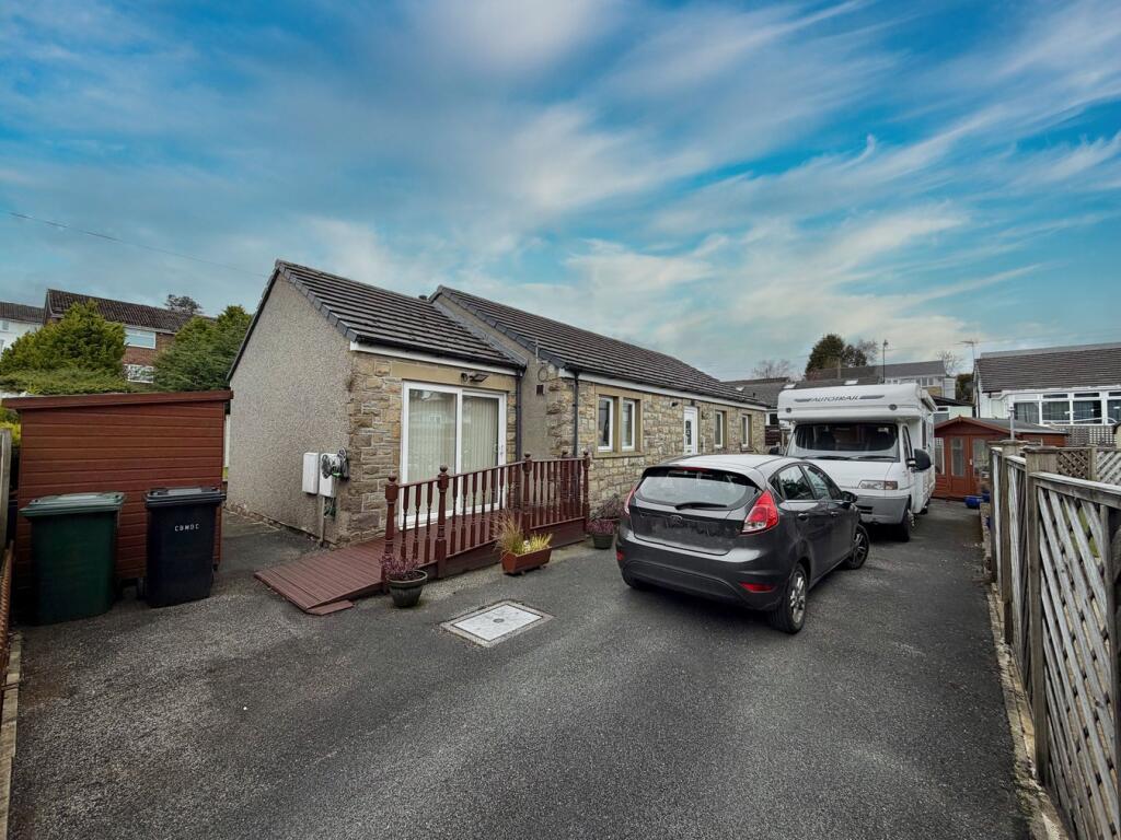 Hillside Grove, Oakworth, Keighley, BD22