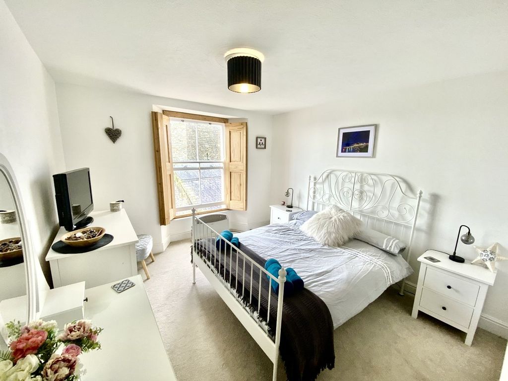 Additional image 9 of 1 bed flat for saleFlat 7 Northcliffe House, High Street, Tenby, Pembrokeshire SA70
