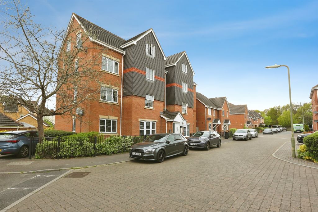 Additional image 2 of 2 bed flat for saleFawn Crescent, Hedge End, Southampton SO30