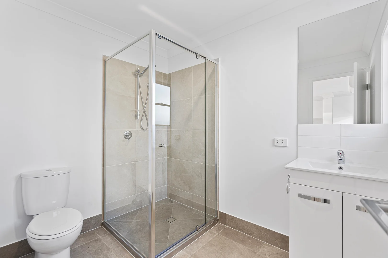 Additional image 7 of 557A Anzac Ave, Rothwell QLD 4022