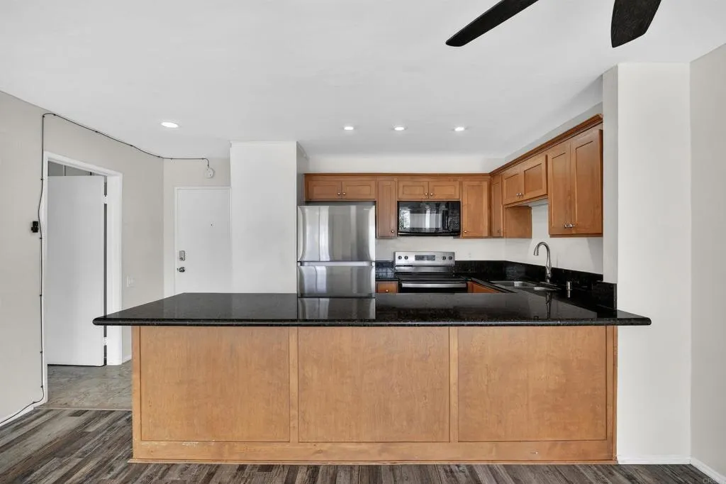 Additional image 29 of 1855 Diamond Street Unit 122, San Diego, CA 92109