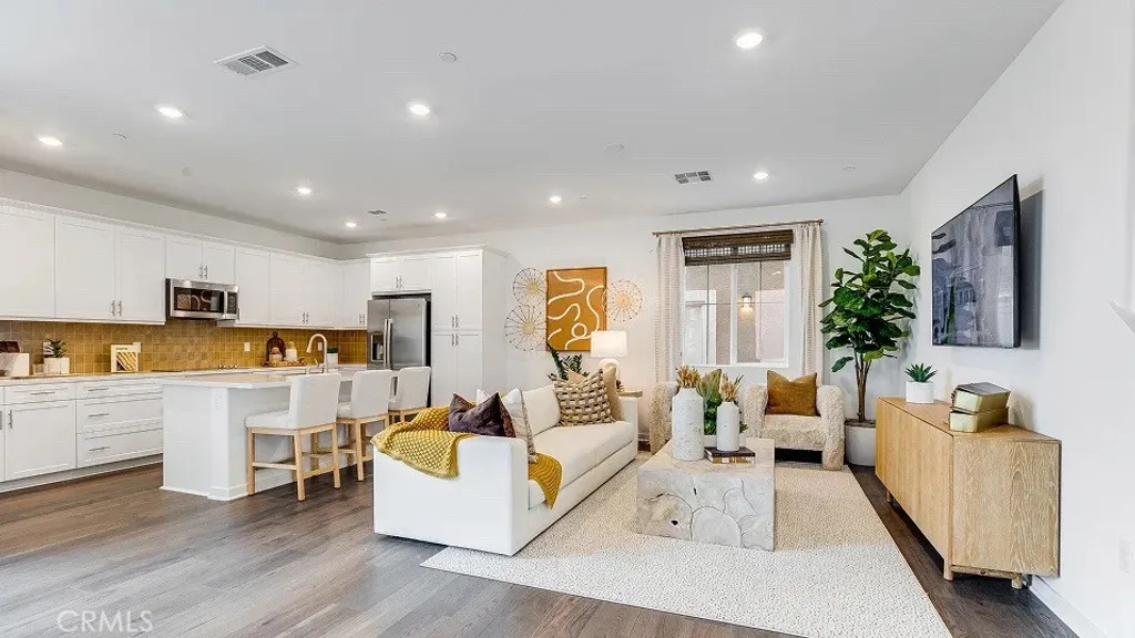Additional image 2 of 1360 Thunderbolt Lane, Rialto, CA 92376