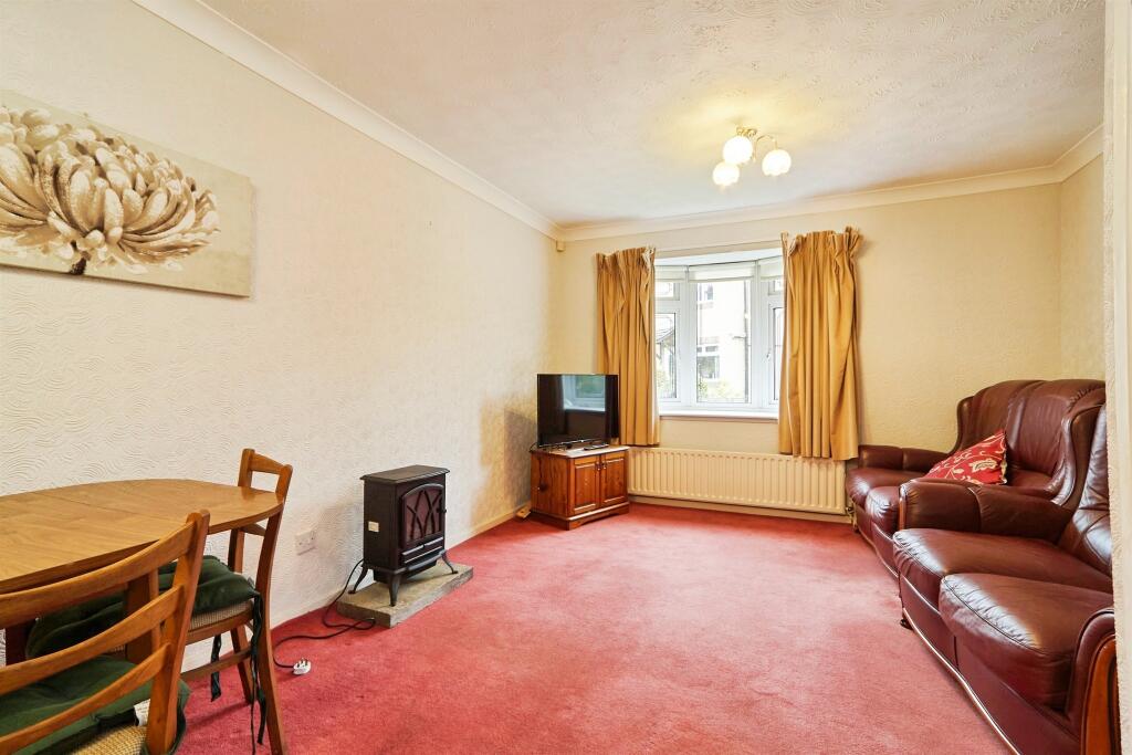 St. Johns Way, Keighley photo 3