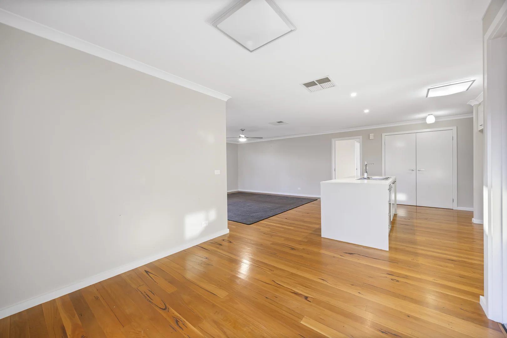 22 Deakin Drive, Delacombe VIC 3356 photo 5