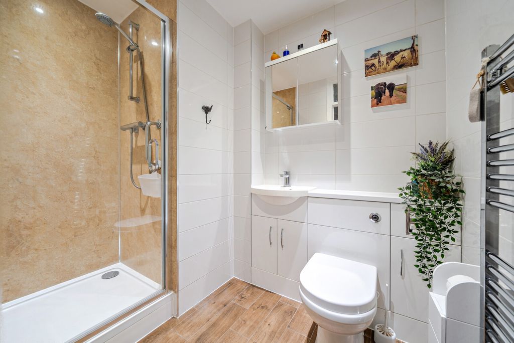 Additional image 13 of 2 bed flat for saleFairlawn, Hall Place Drive, Weybridge KT13