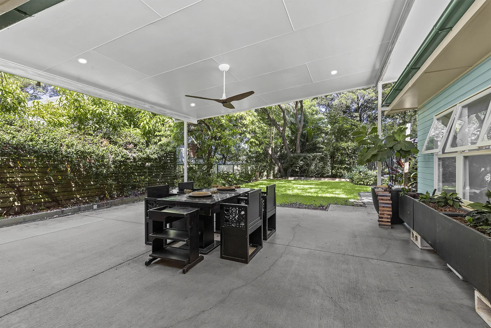 8 Blackstone Street, Indooroopilly QLD 4068 photo 2