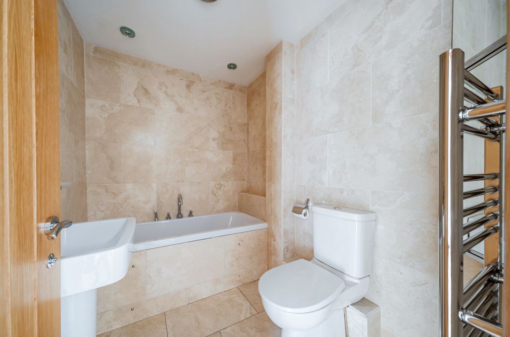 Additional image 8 of 2 bed flat for saleBeech Grove, Harrogate, North Yorkshire HG2