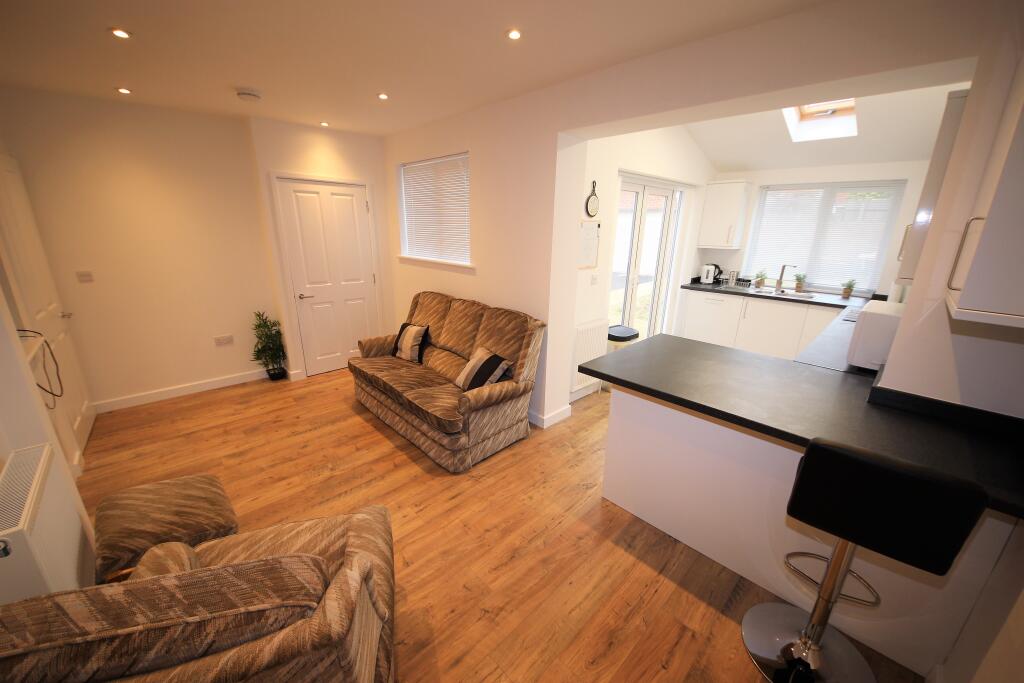 Dolbery Road North, Poole,  photo 5