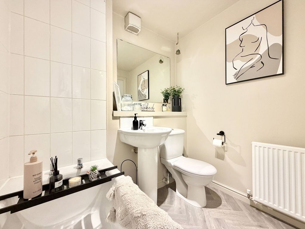 Additional image 16 of 2 bed flat for saleCrookston Court, Larbert FK5