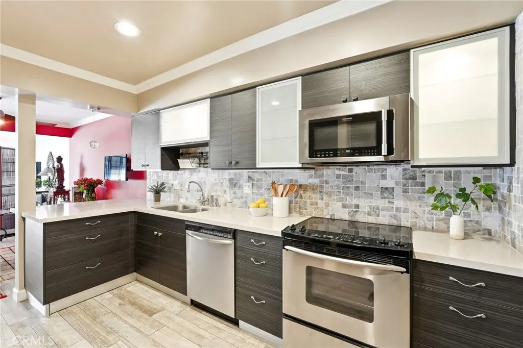 Additional image 11 of 4807 Woodley Avenue Unit 303, Encino, CA 91436