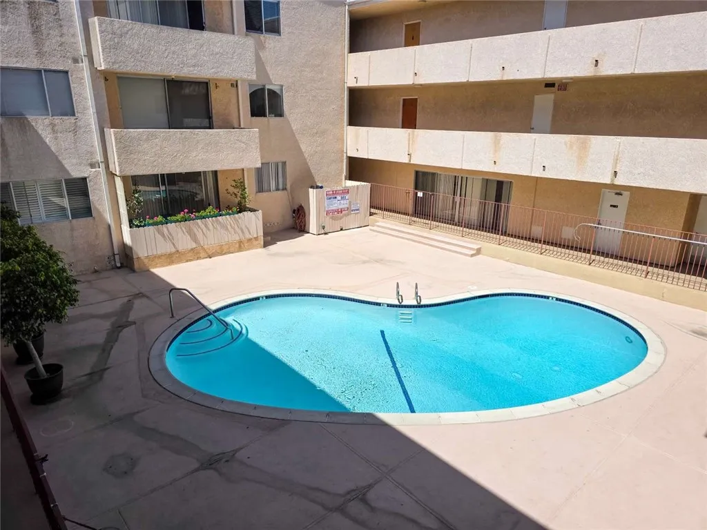 Additional image 23 of 5429 Newcastle Avenue Unit 211, Encino, CA 91316