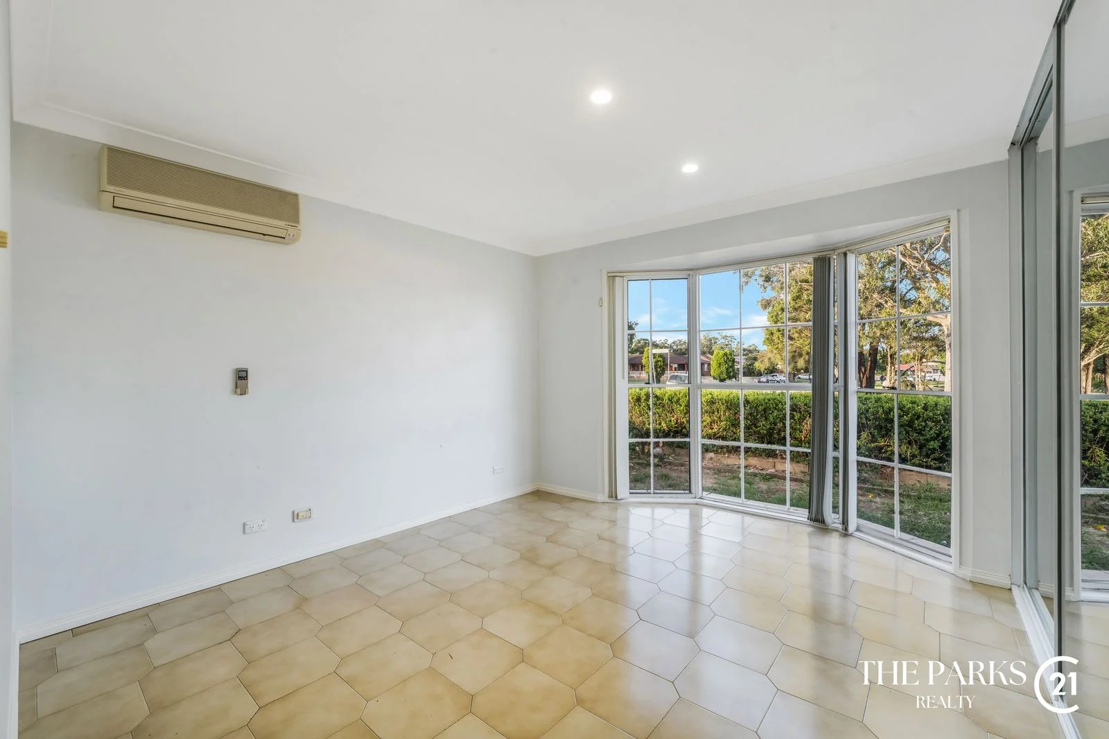 Additional image 13 of 2 Glenfern Crescent, Bossley Park NSW 2176