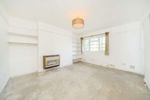 Mortlake High Street, Mortlake SW14