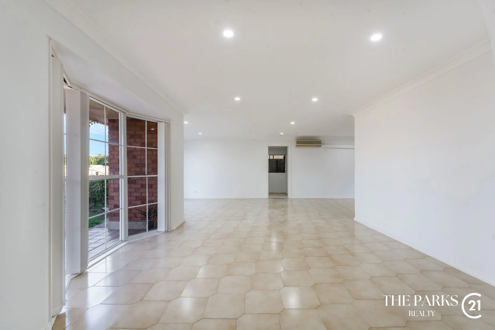 Additional image 3 of 2 Glenfern Crescent, Bossley Park NSW 2176