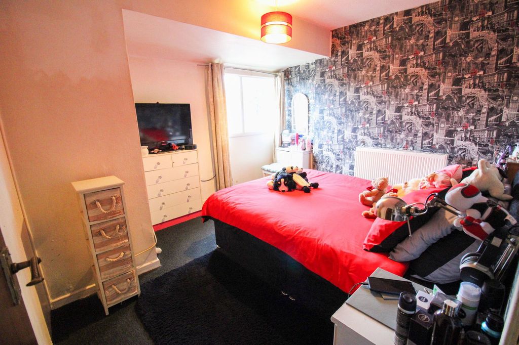 Additional image 5 of 2 bed flat for saleHindon Walk, Scunthorpe DN17
