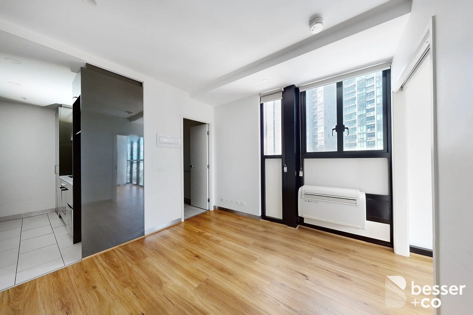 1002/33 Clarke Street, Southbank VIC 3006