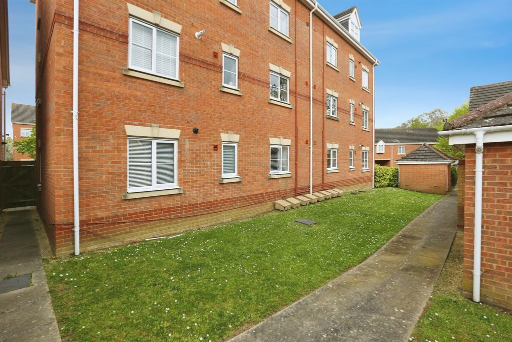 Additional image 16 of 2 bed flat for saleFawn Crescent, Hedge End, Southampton SO30