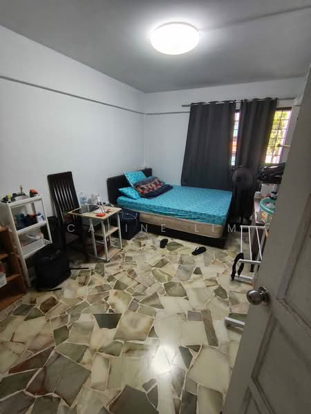 709 Hougang Avenue 2 photo 2