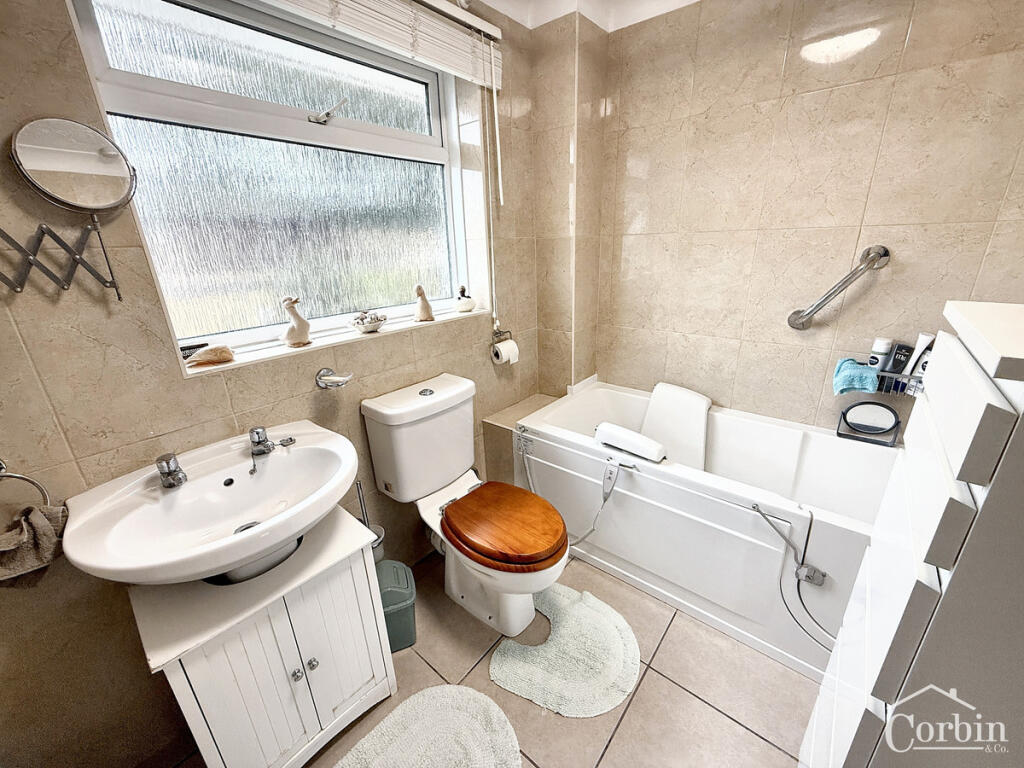 Additional image 11 of Glenmeadows Drive, Bournemouth, BH10 5