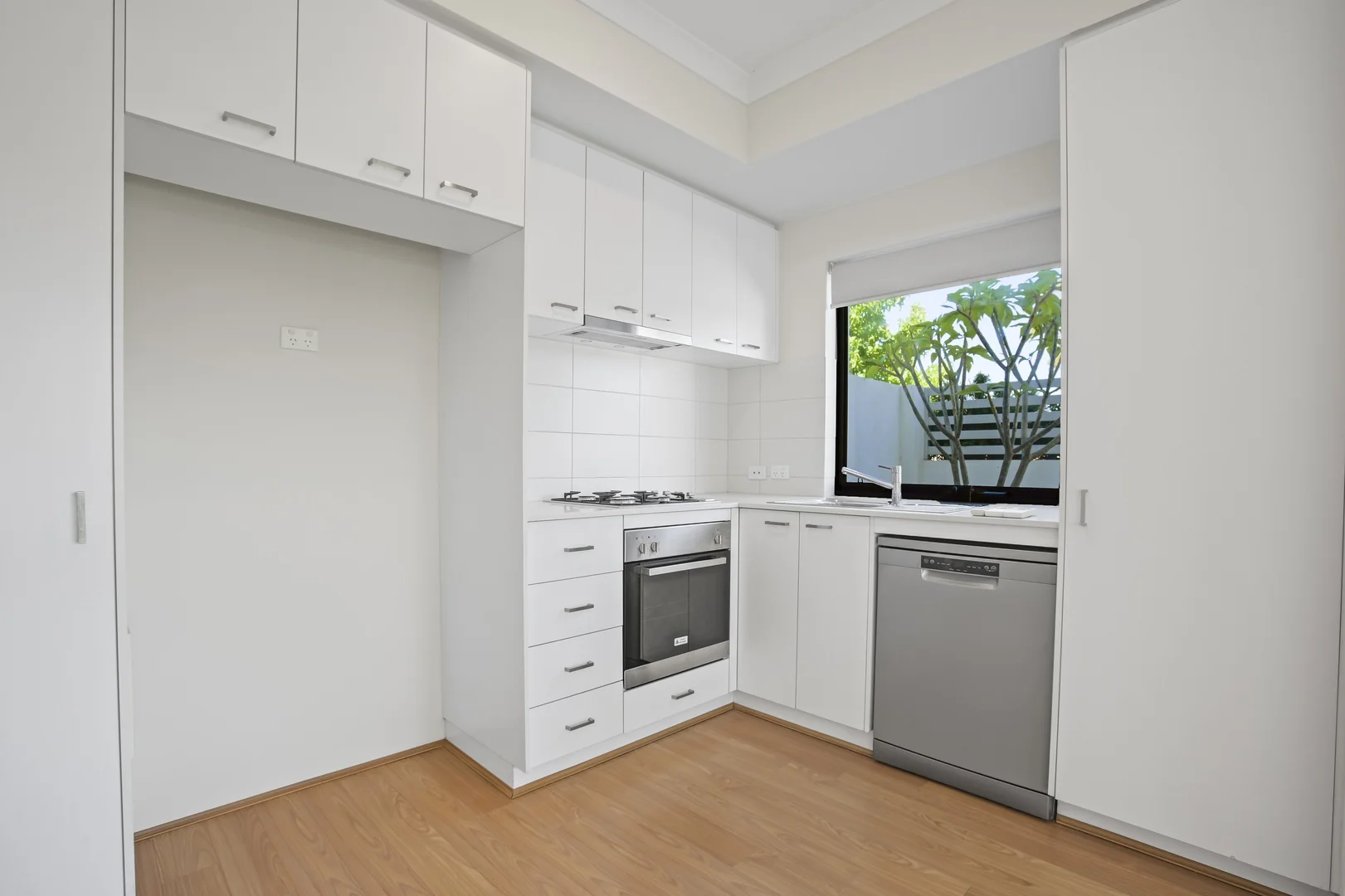 Additional image 5 of 1/13 Coolbellup Avenue, Coolbellup WA 6163