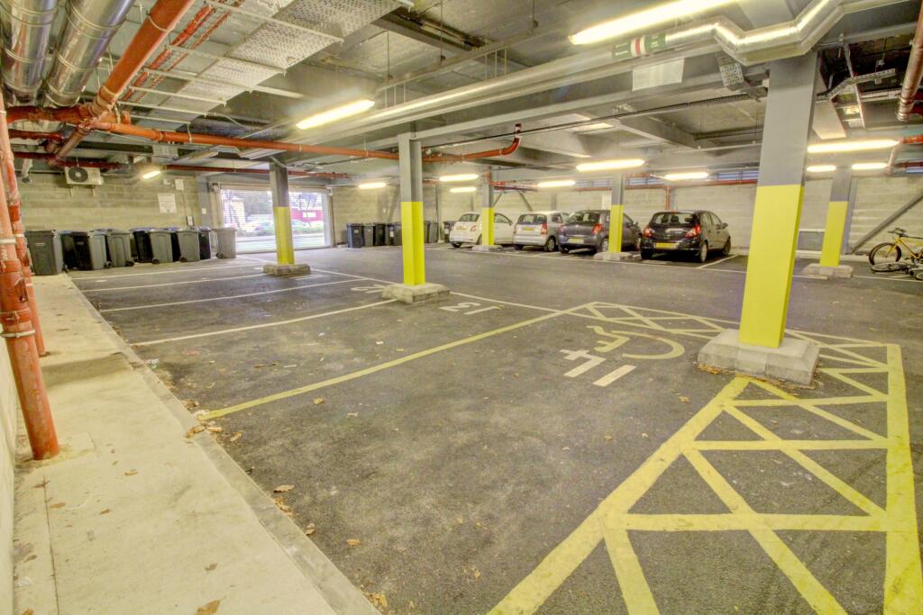 Additional image 12 of Longside Lane, Bradford, BD7
