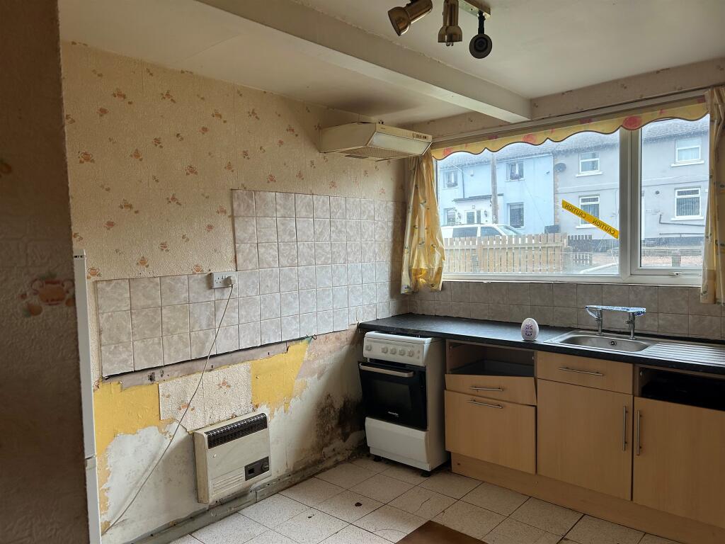 Dawson Avenue, Bradford photo 3