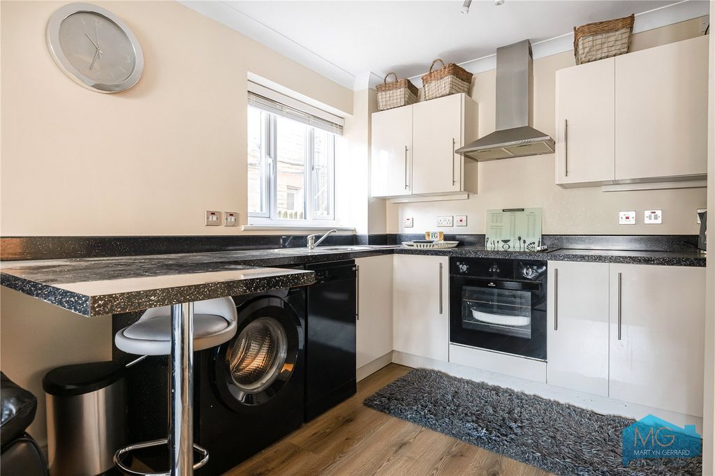 Additional image 3 of 2 bed flat for saleStation Road, New Barnet, Barnet EN5