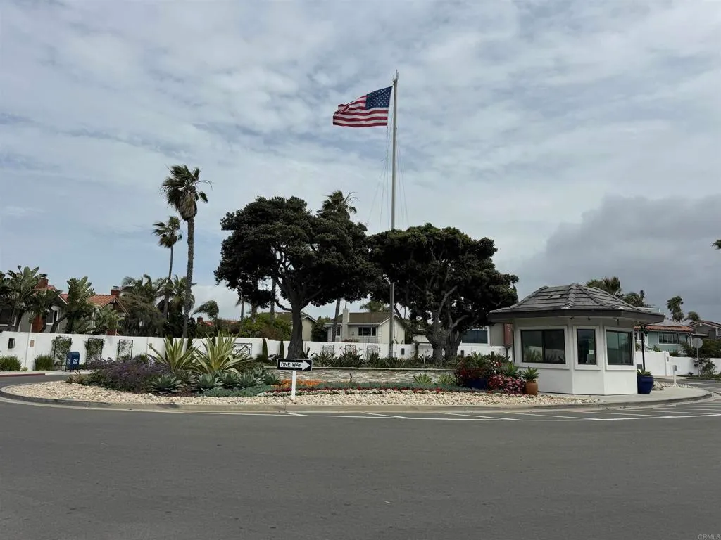 Additional image 33 of 69 Half Moon Bend, Coronado, CA 92118