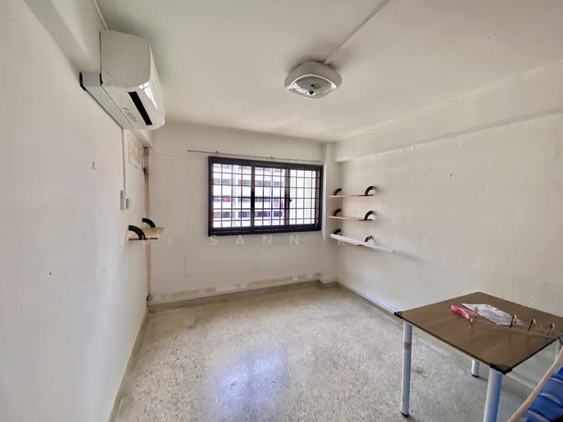 12 Holland Avenue photo 4