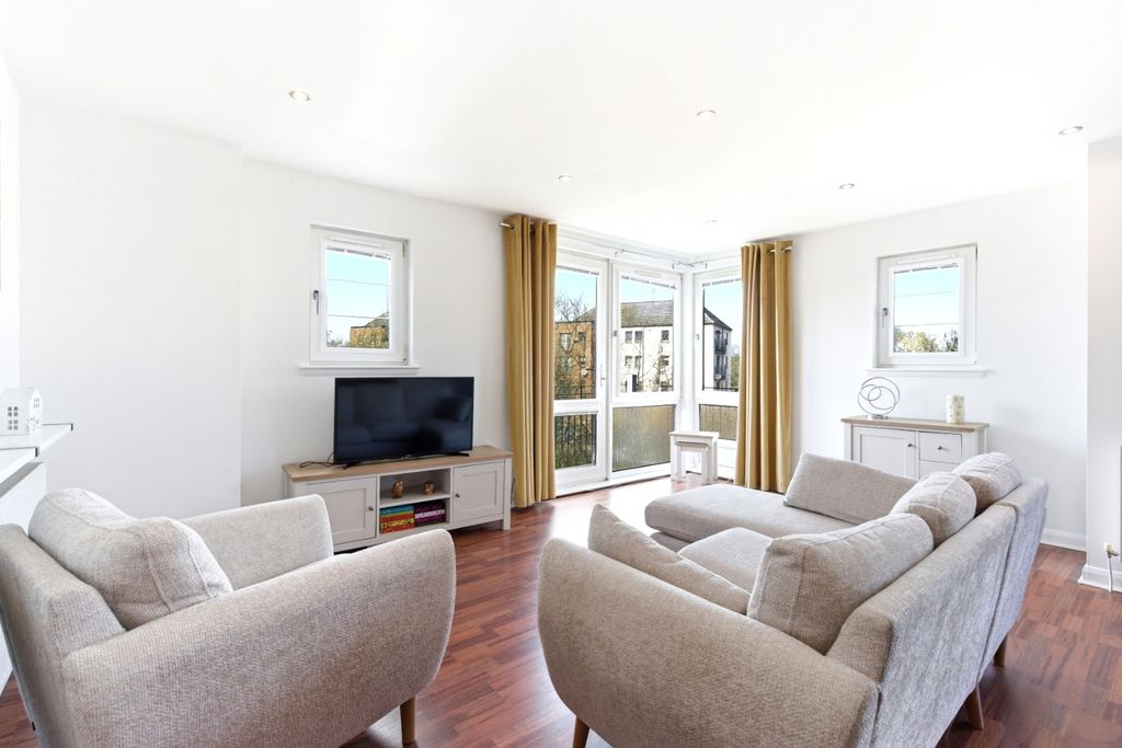 Additional image 4 of 2 bed flat for saleKaims Terrace, Livingston EH54