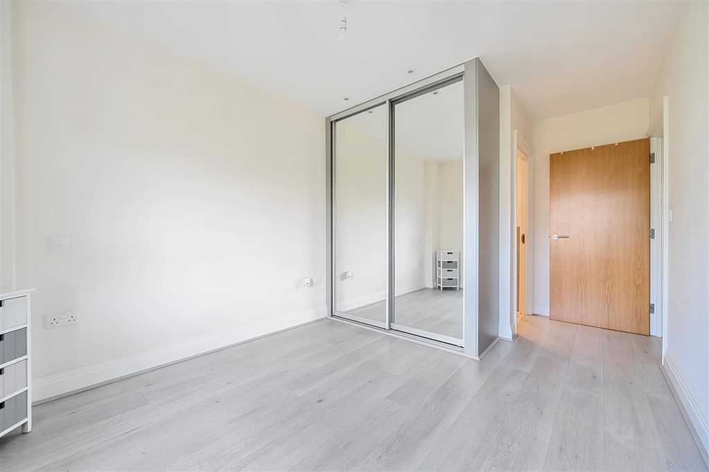 Additional image 6 of 2 bed flat for saleKestrel Court, Heron Way, Maidenhead SL6
