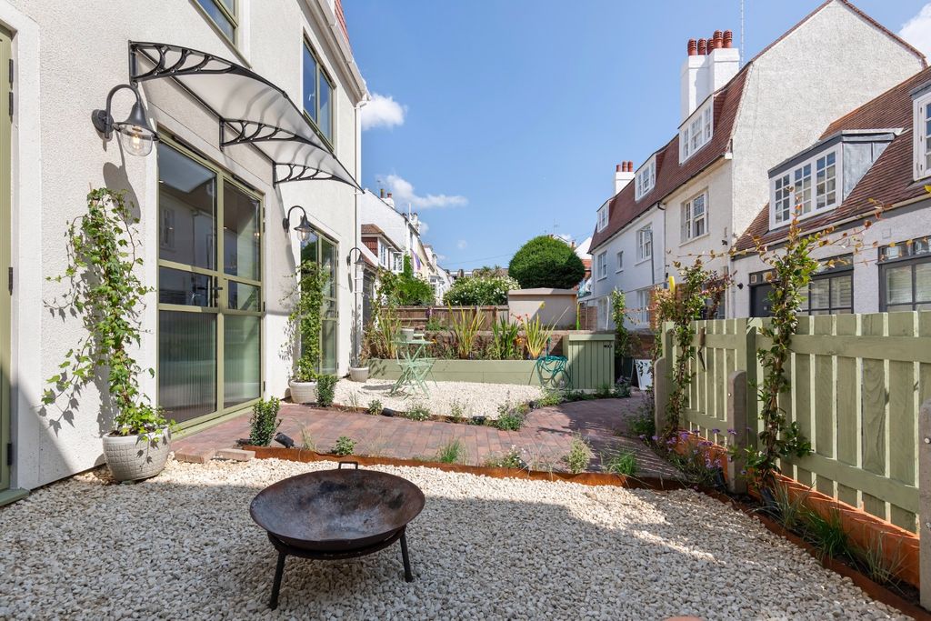 Additional image 4 of 3 bed detached house for saleMarine Gardens, Brighton BN2