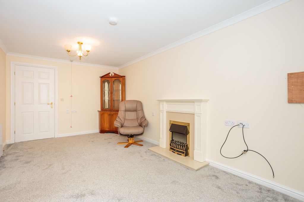 Additional image 10 of 2 bed flat for saleGlebe Street, Dumfries DG1