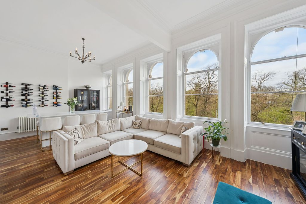 Additional image 2 of 4 bed flat for saleGrosvenor Terrace, Flat 2, Dowanhill, Glasgow G12