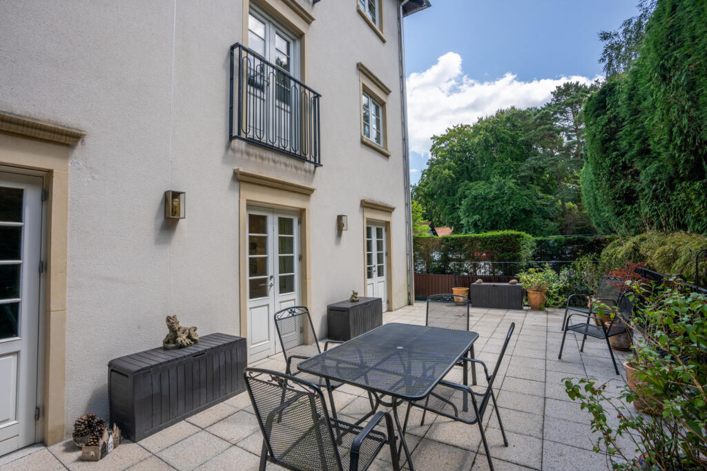 Canford Cliffs Road, Canford Cliffs, Poole, Dorset, BH13 photo 2
