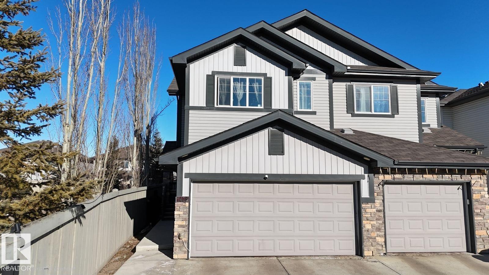 1426 25 AV NW