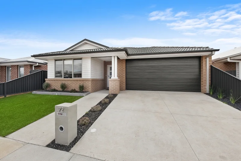 72 Cinnamon Drive, Lake Gardens VIC 3355