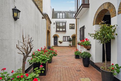 Bowland Yard, Belgravia SW1X