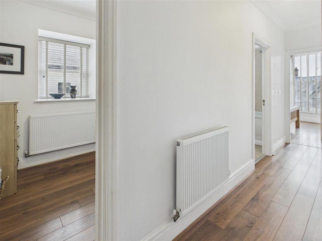 Additional image 14 of 3 bed flat for saleYork House, Tudor Square, Tenby SA70