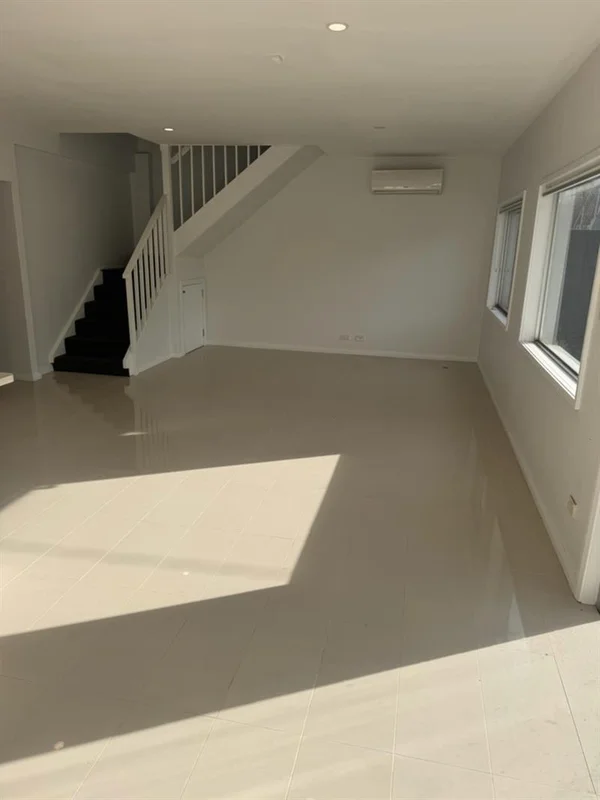 Additional image 3 of 1/19 Lake Street, Budgewoi NSW 2262