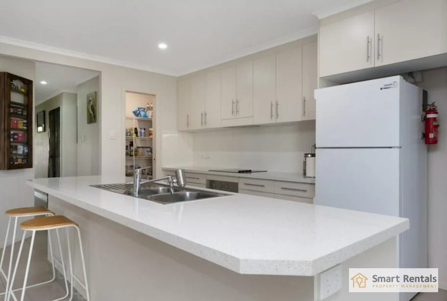 15 Catho Avenue, Mount Low QLD 4818 photo 2
