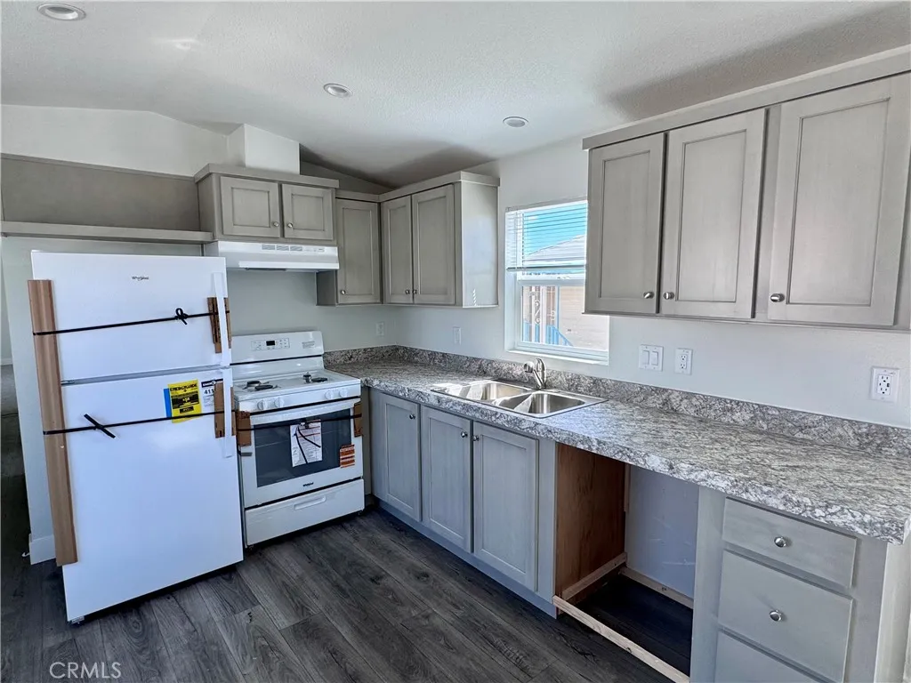Additional image 20 of 17455 Marygold Avenue Unit 49, Bloomington, CA 92316