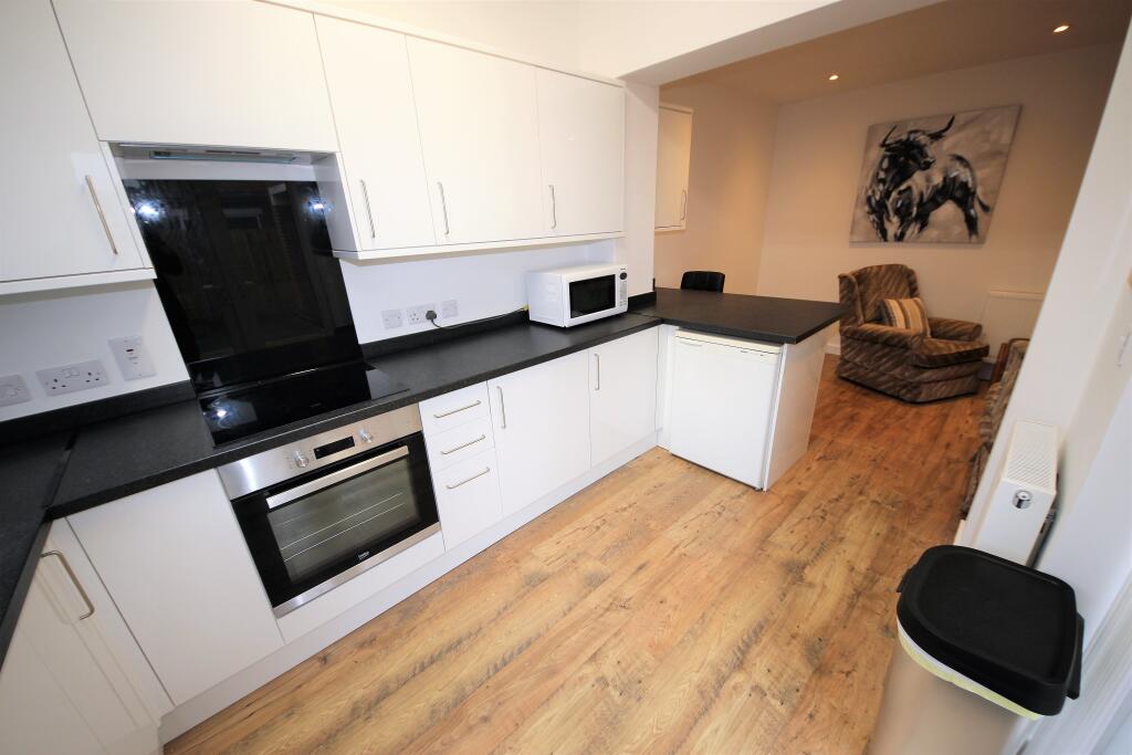 Dolbery Road North, Poole,  photo 4