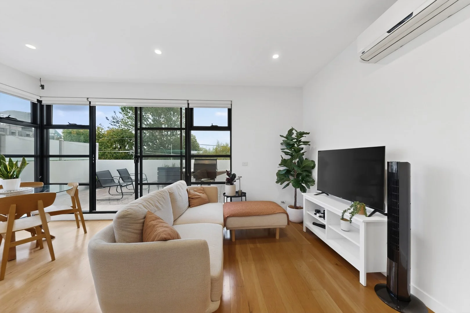 202/20 Hawthorn Road, Caulfield North VIC 3161