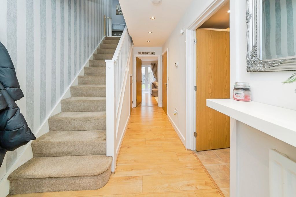 Additional image 7 of 2 bed semi-detached house for saleHolmbush End, Faygate, Horsham, West Sussex RH12