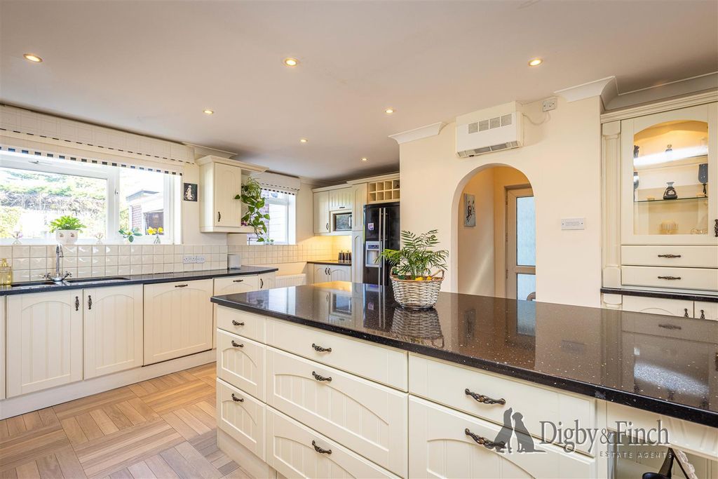 Additional image 14 of 4 bed property for saleThorpe Road, Peterborough PE3
