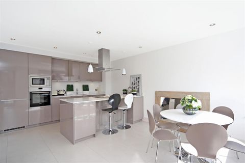 18 Lambton Road, Raynes Park, London SW20
