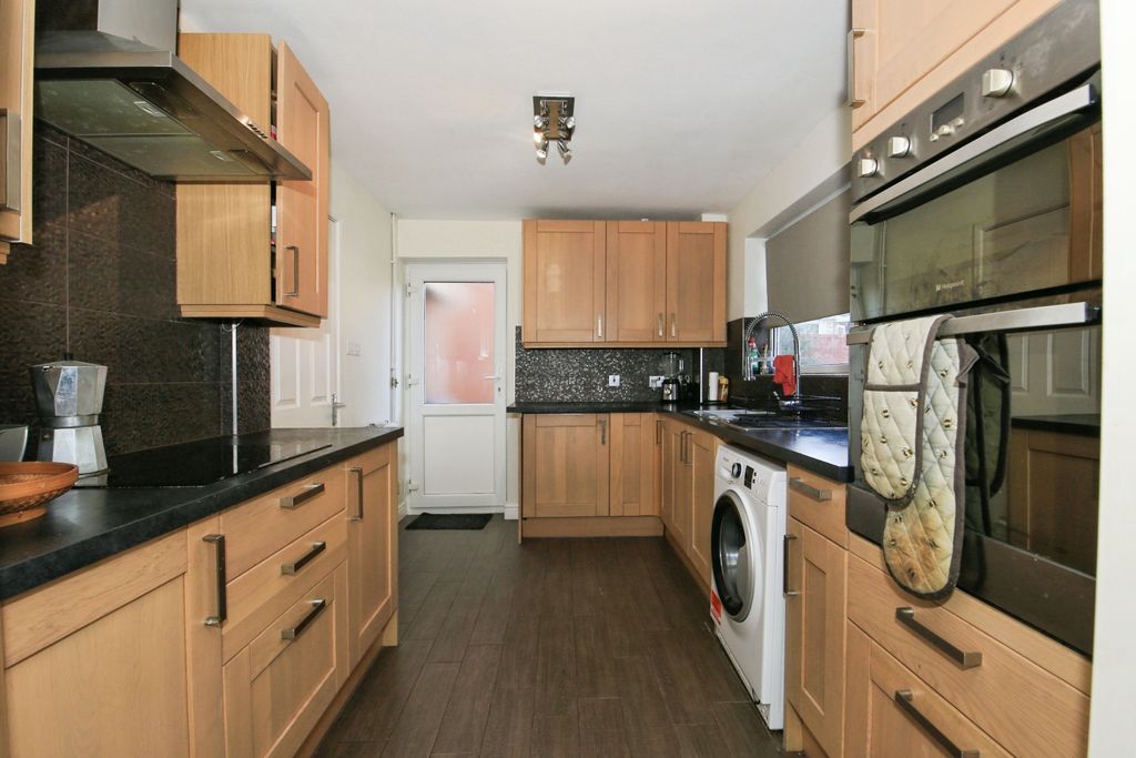 Additional image 2 of 3 bed detached house for saleAscot Drive, Peterborough PE1