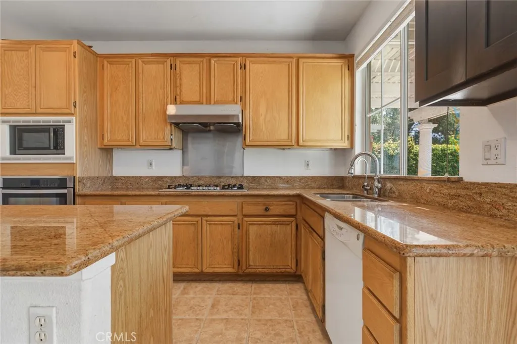 Additional image 10 of 16581 Escalon Dr, Fontana, CA 92336