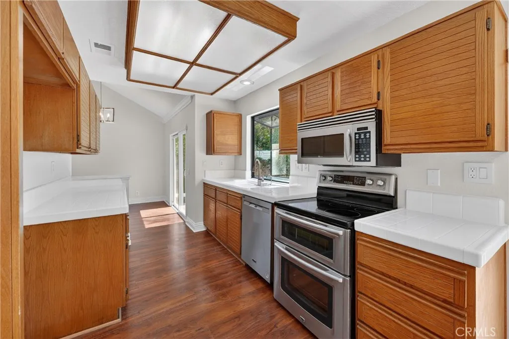 Additional image 52 of 49 Winterhaven, Irvine, CA 92614